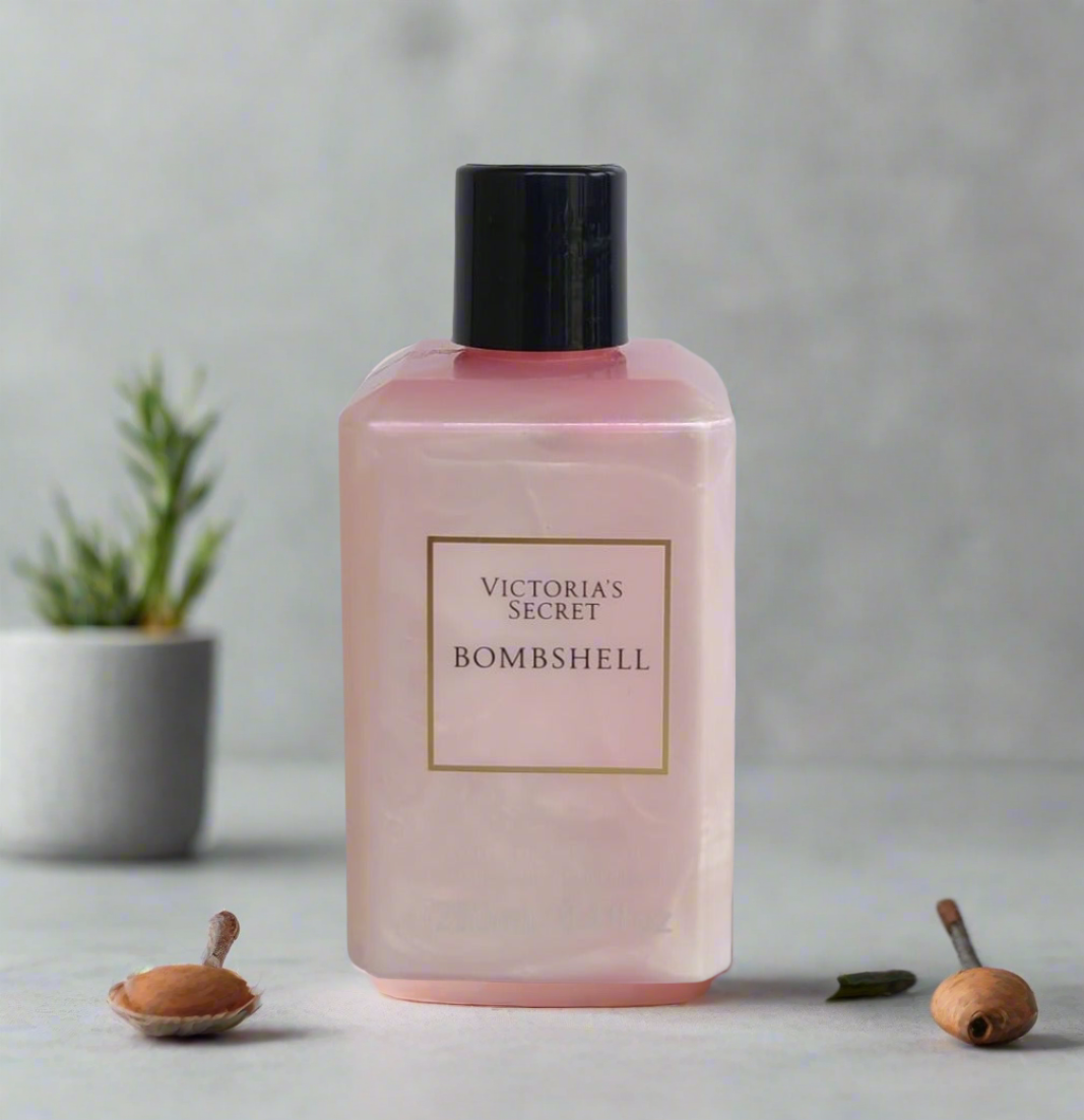 Victoria's Secret Bombshell Pearlescent Body Wash 8.4oz